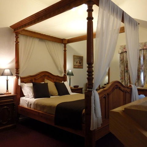 Bright Chalet - Accommodation Gladstone 2
