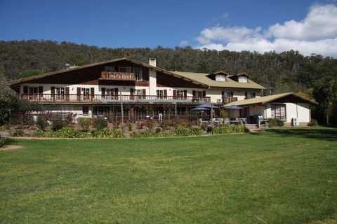 Bright Chalet - Accommodation Gladstone 0