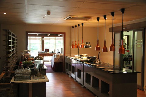 Bright Chalet - Accommodation Gladstone 8
