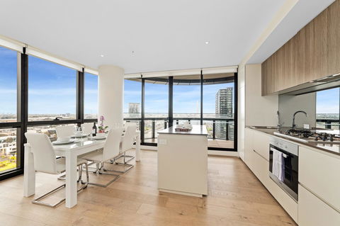 Best Views On Collins - Accommodation Gladstone 27
