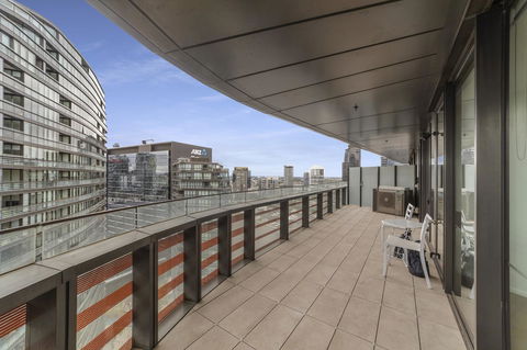 Best Views On Collins - Accommodation Gladstone 20