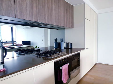 Best Views On Collins - Accommodation Gladstone 1