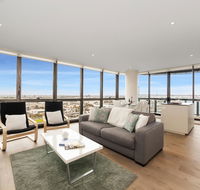 Best Views on Collins - Accommodation Gladstone