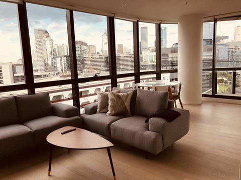 Winston Apartments Docklands - Accommodation Gladstone 25