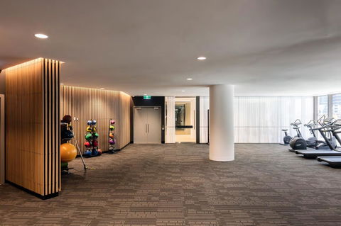 Winston Apartments Docklands - Accommodation Gladstone 23