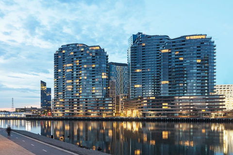 Winston Apartments Docklands - Accommodation Gladstone 0