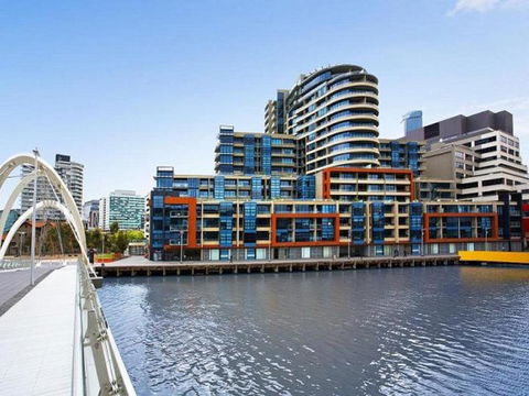Melbourne Holiday Apartments Flinders Wharf - Accommodation Gladstone 11