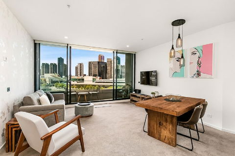 Melbourne Holiday Apartments Flinders Wharf - Accommodation Gladstone 1