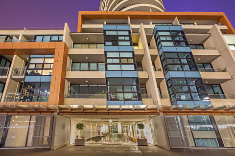 Melbourne Holiday Apartments Flinders Wharf - Accommodation Gladstone 0