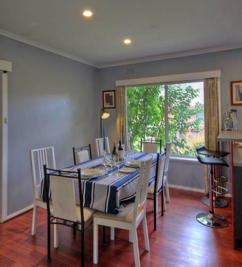 Jacaranda House - Accommodation Gladstone 3