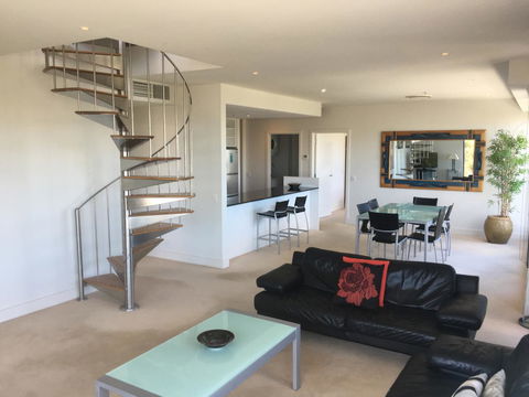 Geelong Waterfront Penthouse Apartment - Accommodation Gladstone 3