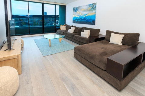 Waterfront Melbourne Apartments - Accommodation Gladstone 13