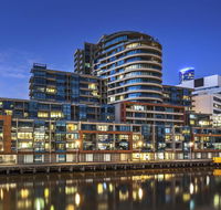 Waterfront Melbourne Apartments - Accommodation Gladstone