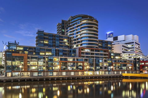 Waterfront Melbourne Apartments - Accommodation Gladstone 0