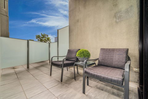 Waterfront Melbourne Apartments - Accommodation Gladstone 30