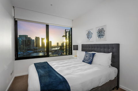 Waterfront Melbourne Apartments - Accommodation Gladstone 2