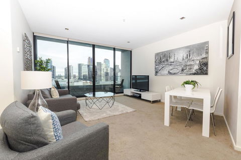Waterfront Melbourne Apartments - Accommodation Gladstone 14
