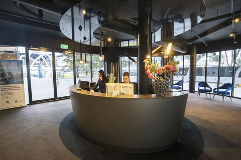 Waterfront Melbourne Apartments - Accommodation Gladstone 6