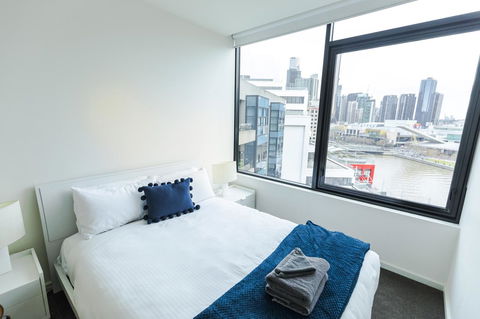 Waterfront Melbourne Apartments - Accommodation Gladstone 28