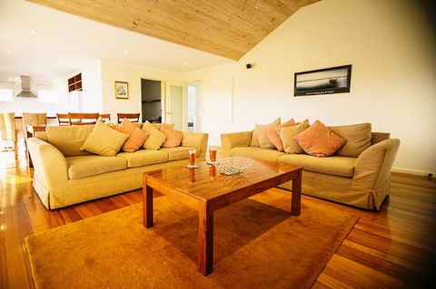 Rayville Boat Houses - Accommodation Gladstone 9
