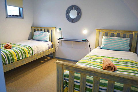 Rayville Boat Houses - Accommodation Gladstone 20
