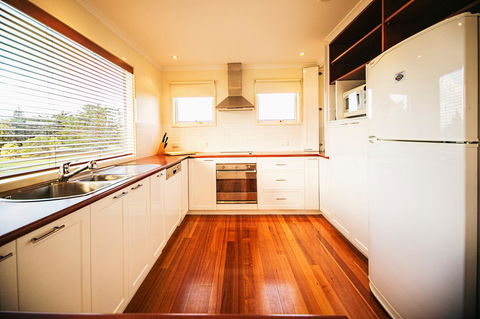 Rayville Boat Houses - Accommodation Gladstone 5