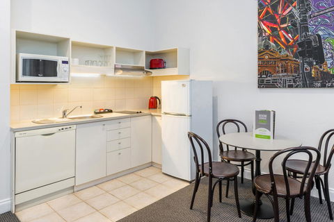 Mantra City Central - Accommodation Gladstone 2