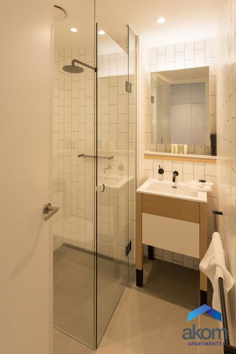 AKOM AT Docklands - Accommodation Gladstone 17