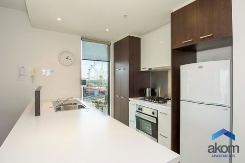 AKOM AT Docklands - Accommodation Gladstone 14