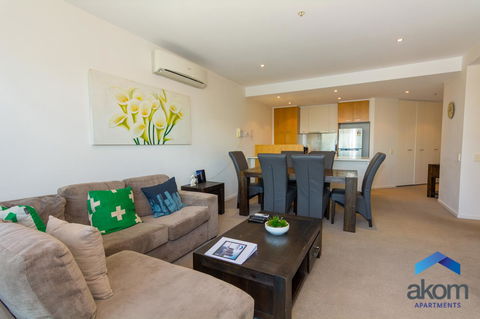 AKOM AT Docklands - Accommodation Gladstone 7