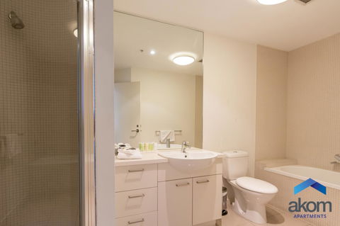 AKOM AT Docklands - Accommodation Gladstone 4