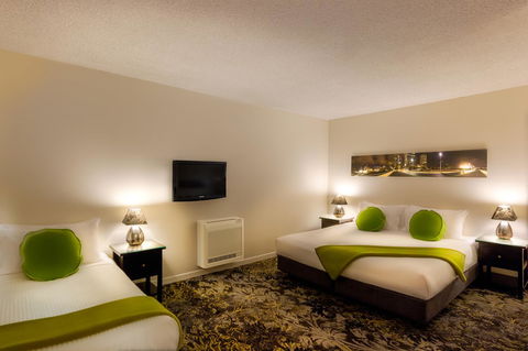 City Limits Hotel Apartments - Accommodation Gladstone 8