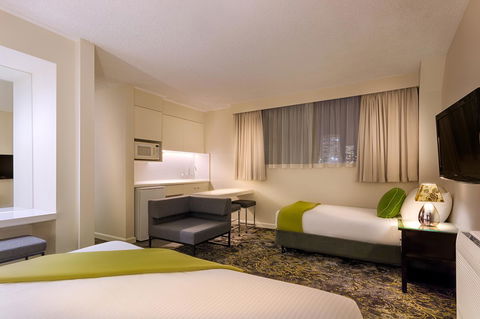 City Limits Hotel Apartments - Accommodation Gladstone 9
