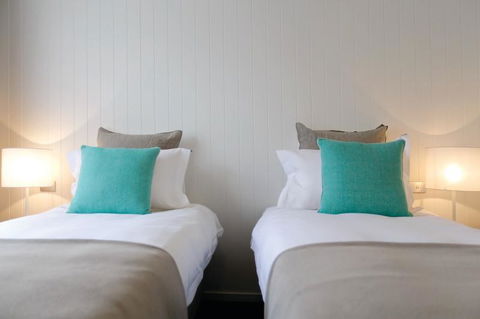 Lakes Edge Apartments - Accommodation Gladstone 5
