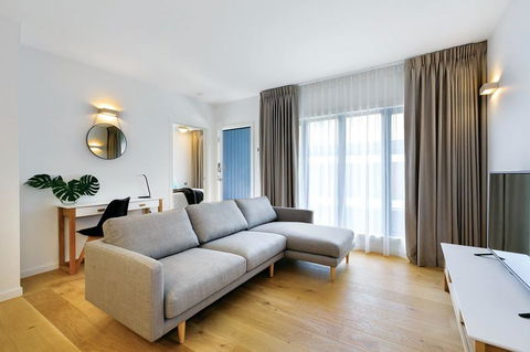 Lakes Edge Apartments - Accommodation Gladstone 4