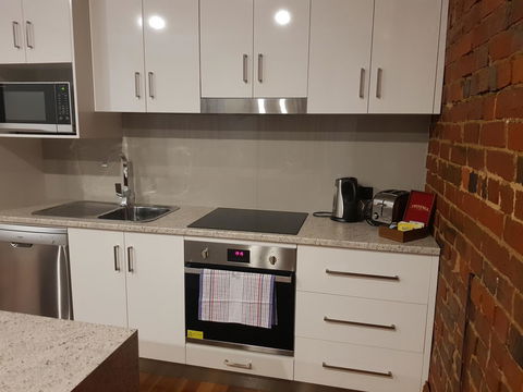 Sublime Spa Apartments - Accommodation Gladstone 7