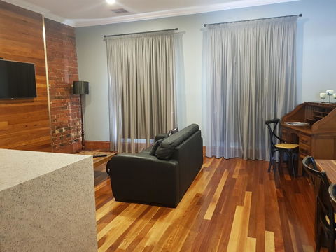 Sublime Spa Apartments - Accommodation Gladstone 3