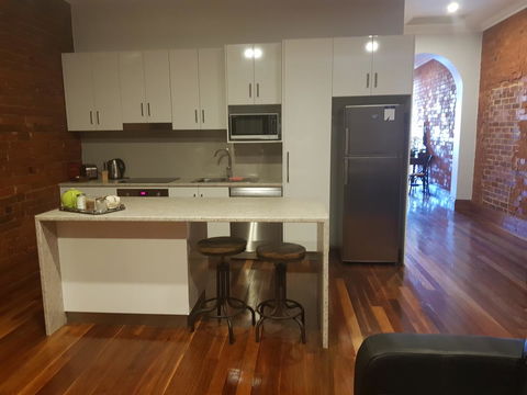 Sublime Spa Apartments - Accommodation Gladstone 11