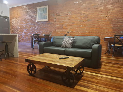 Sublime Spa Apartments - Accommodation Gladstone 10