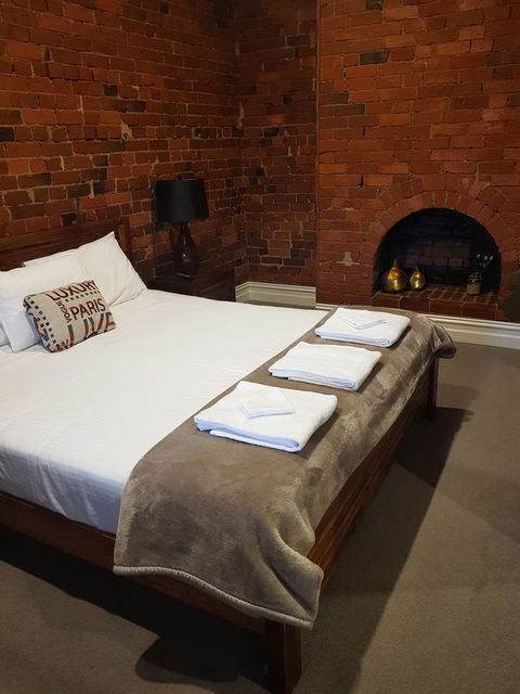 Sublime Spa Apartments - Accommodation Gladstone 1