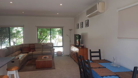Island Escape - Accommodation Gladstone 5