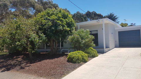 Island Escape - Accommodation Gladstone 0