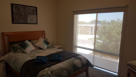 Island Escape - Accommodation Gladstone 6