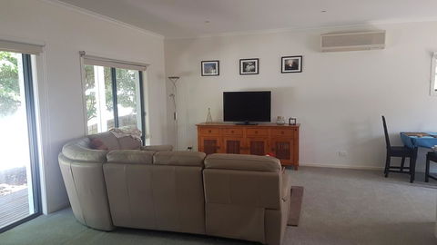 Island Escape - Accommodation Gladstone 4