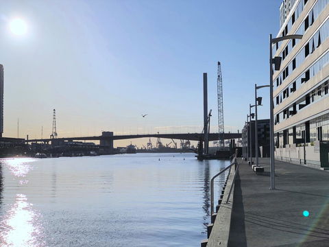 Pride Docklands Waterfront Apartment City View - Accommodation Gladstone 6