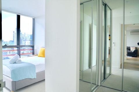 Pride Docklands Waterfront Apartment City View - Accommodation Gladstone 23
