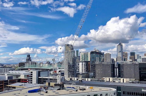 Pride Docklands Waterfront Apartment City View - Accommodation Gladstone 0