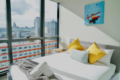 Pride Docklands Waterfront Apartment City View - Accommodation Gladstone 10