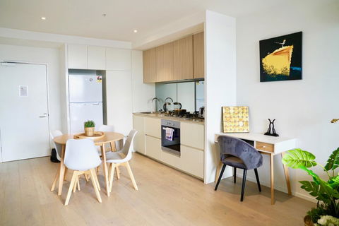 Pride Docklands Waterfront Apartment City View - Accommodation Gladstone 13