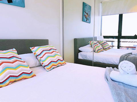 Pride Docklands Waterfront Apartment City View - Accommodation Gladstone 8